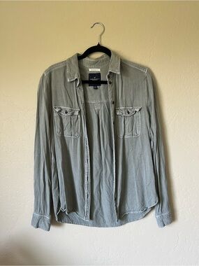 American Eagle Outfitters Light Gray Boyfriend Button-Up Shirt